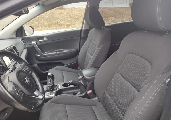 Kia Sportage cena 58000 przebieg: 113200, rok produkcji 2017 z Miastko małe 497